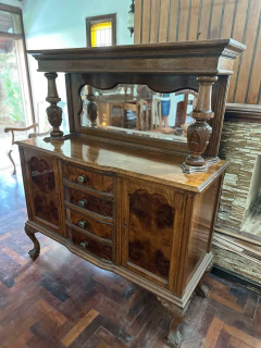 APARADORES ESTILO CHIPPINDALE- MADERA DE NOGAL LAQUEADA- ESPEJOS BISELADOS $ 1.200.000 CADA UNO