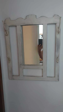 ESPEJO $ 70.000 PERCHERO INGLES DE CEDRO PATINADO- 0.63 * 0.53