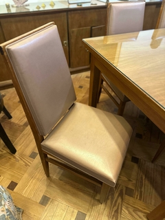 JUEGO $ 750.000 DE COMEDOR LUSTRADA CON VIDRIO - 8 SILLAS -TAPIZADO DE CUERO BEIGE PERLA - tienda online