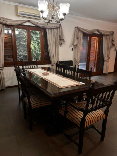 JUEGO DE COMEDOR $ 900.000 CEDRO ESPAÑOL-6 SILLAS -2 SILLONES CABECERA