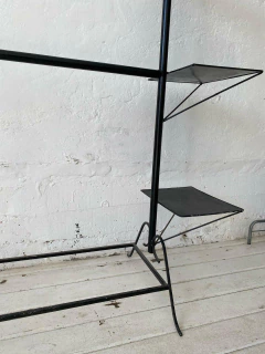 PERCHERO $ 280.000 DE HIERRO CON DOBLE BARRAL-TRES ESTANTES LATERALES. REFORZADO 1.30 X 1.90- en internet