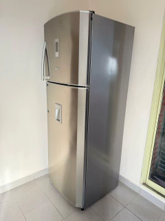 HELADERA $ 550.000 CON FREEZER MABE EXCELENTE ESTADO CON DISPENSER AG6UA 1,80 DE ALTO X 70 DE ANCHO X 60 DE6 PROFUNDIDAD - Galpón Chic