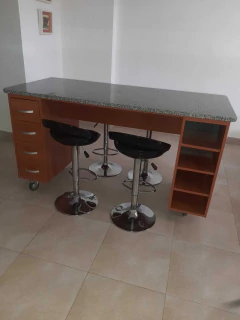 BANQUETA $ 55.000 TABURETE -SE REGULA DESDE LO MÁS BAJO (0.63 M) HASTA LO MÁS ALTO (0.81 M)- DIÁMETRO: 0.37 M