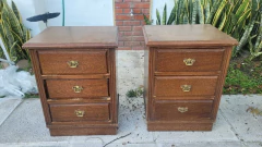 MESA $ 70.000 DE LUZ ENCHAPADAS. MEDIDAS. • ANCHO: 42 CM • PROFUNDIDAD: 35 CM • ALTO: 60 CM - 2 UNIDADES en internet