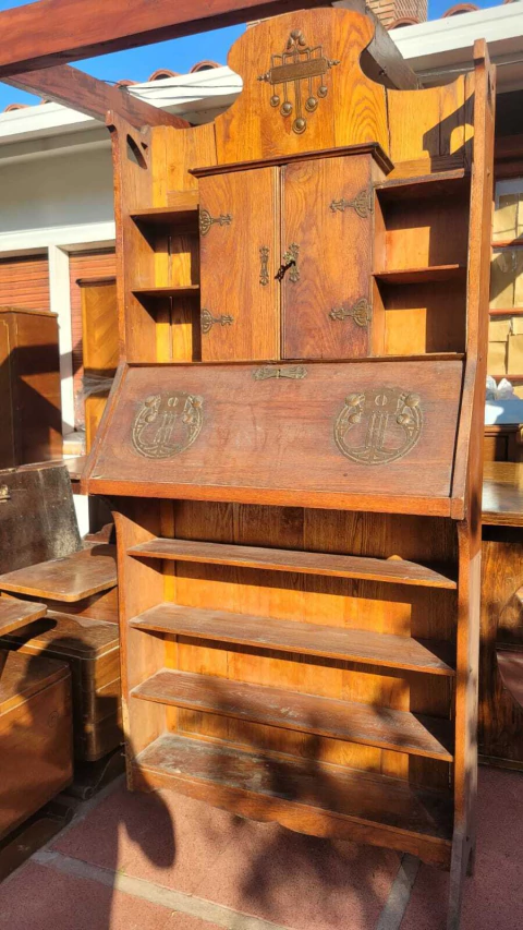 BIBLIOTECA $ 500.000 DE ROBLE - DIARIO LA NACIÓN - • ANCHO: 85 CM • PROFUNDIDAD: 32 CM • ALTO: 193 CM