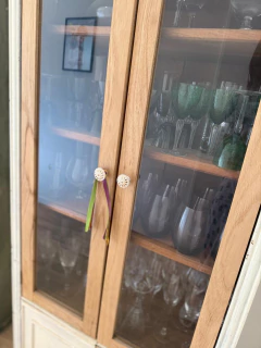 VITRINA $ 200.00 BLANCA MADERA MEDIDAS: 72 ANCHO × 38 PROFUNDO × 1,70 ALTO