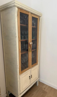 VITRINA $ 200.00 BLANCA MADERA MEDIDAS: 72 ANCHO × 38 PROFUNDO × 1,70 ALTO en internet