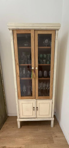 VITRINA $ 200.00 BLANCA MADERA MEDIDAS: 72 ANCHO × 38 PROFUNDO × 1,70 ALTO - Galpón Chic