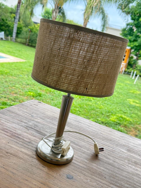 VELADOR $ 50.000 cada uno- DE METAL + PANTALLA DE RAFIA