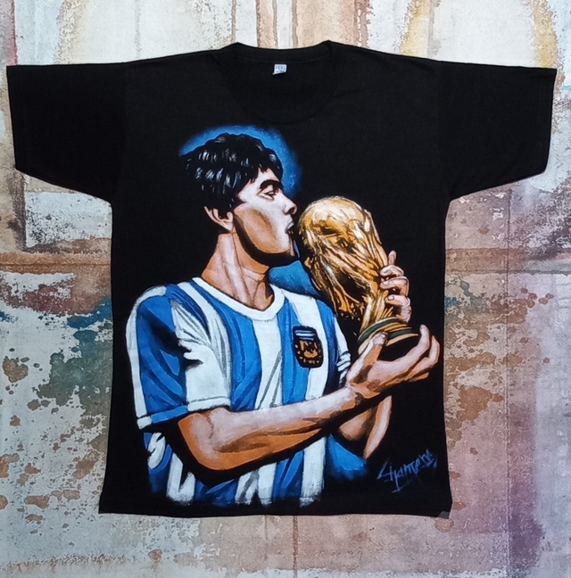 Remera De Diego Maradona Pintada A Mano 16 thumbnail 2