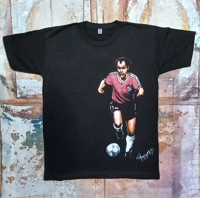 Remera De Ricardo Bochini Pintada A Mano 3 thumbnail 2