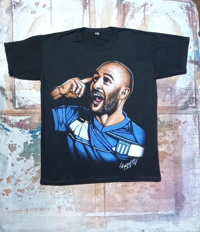 Remera De Licha Lopez Pintada A Mano thumbnail 2