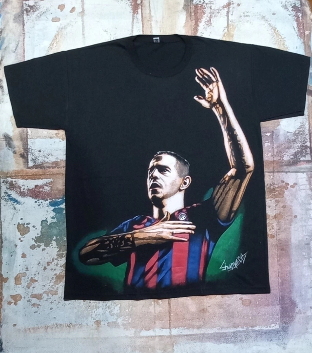 Remera De Pipi Romagnolli Pintada A Mano thumbnail 2