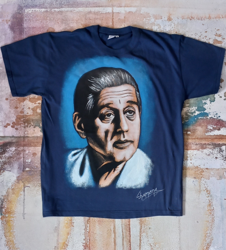 REMERA DEL Dr. FAVALORO PINTADA A MANO thumbnail 3