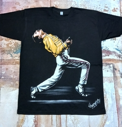 REMERA DE FREDDIE MERCURY PINTADA A MANO 2