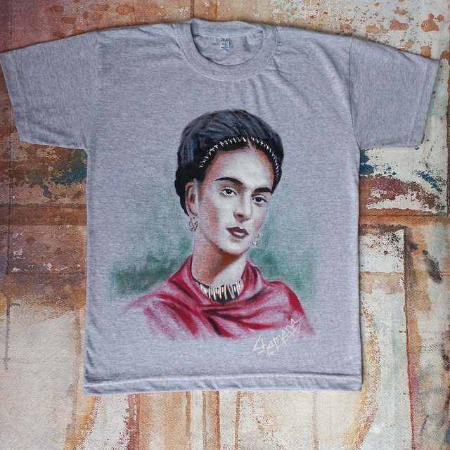 Remera De Frida Khalo Pintada A Mano thumbnail 2