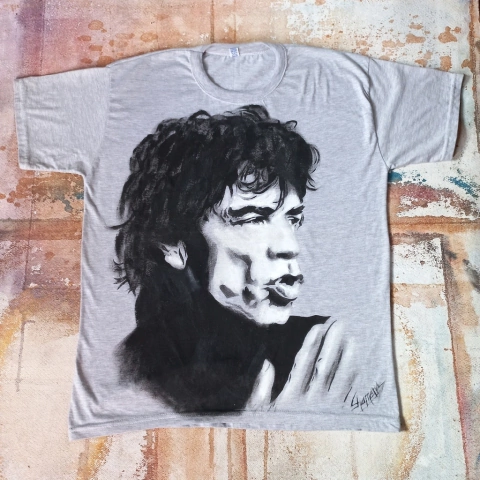 REMERA DE MICK JAGGER PINTADA A MANO