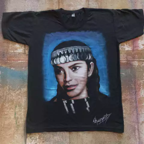 REMERA PINTADA A MANO DE AIMÉ PAINÉ