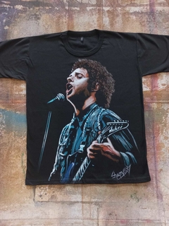 REMERA PINTADA A MANO DE GUSTAVO CERATI 2