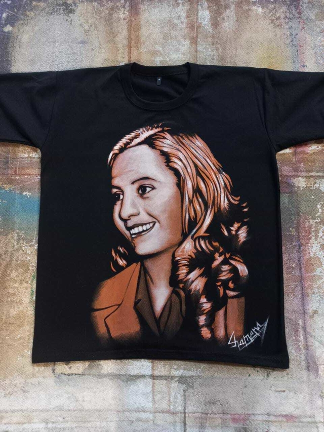 REMERA PINTADA A MANO DE EVA PERÓN 1 thumbnail 2
