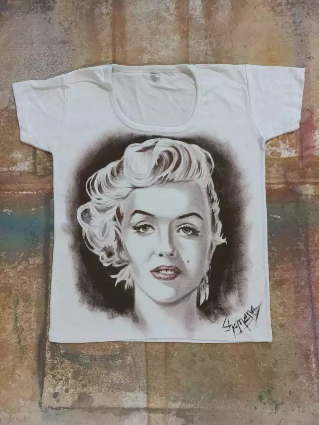 Remera Pintada A Mano De Marlyn Monroe thumbnail 2
