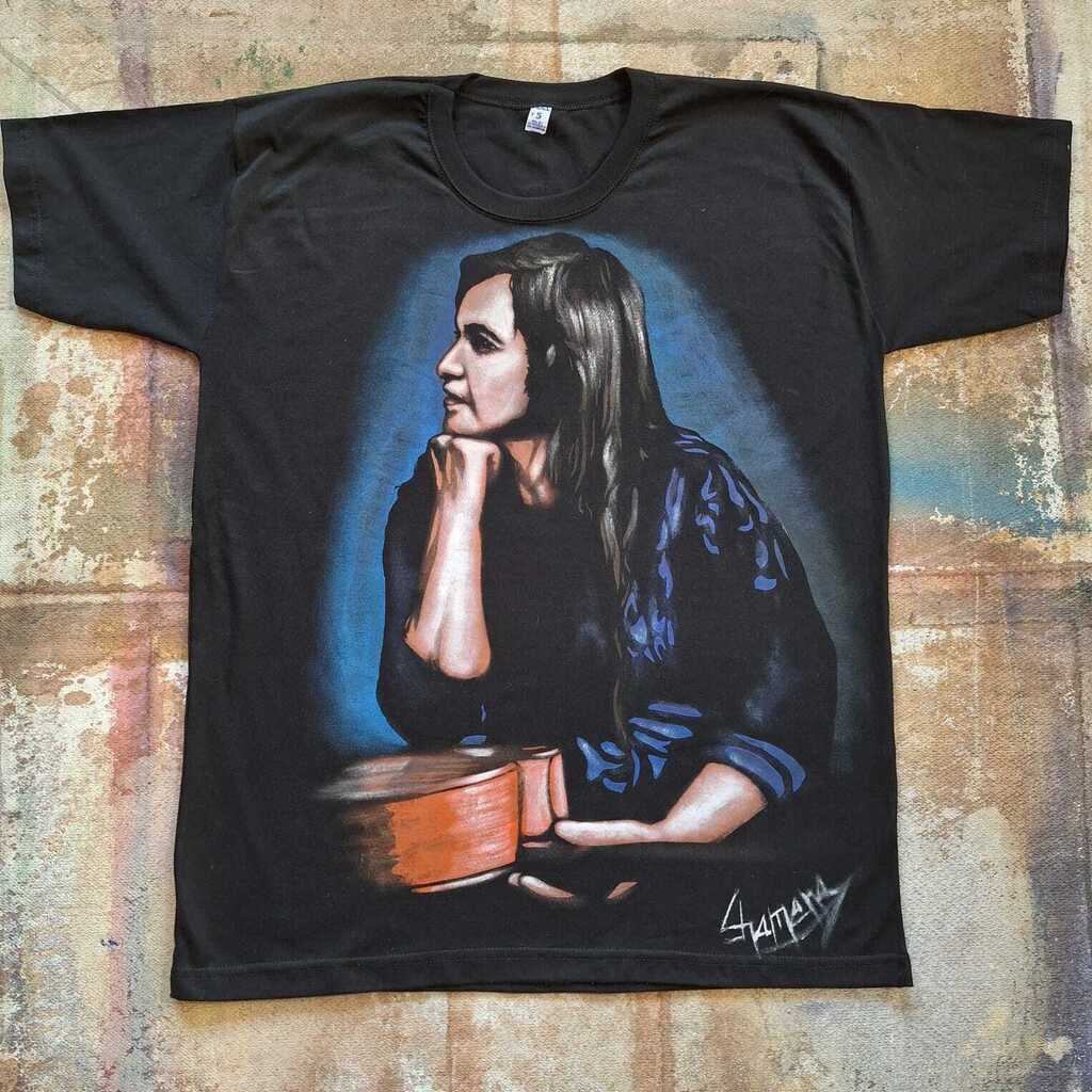 Remera De Violeta Parra Pintada A Mano thumbnail 3