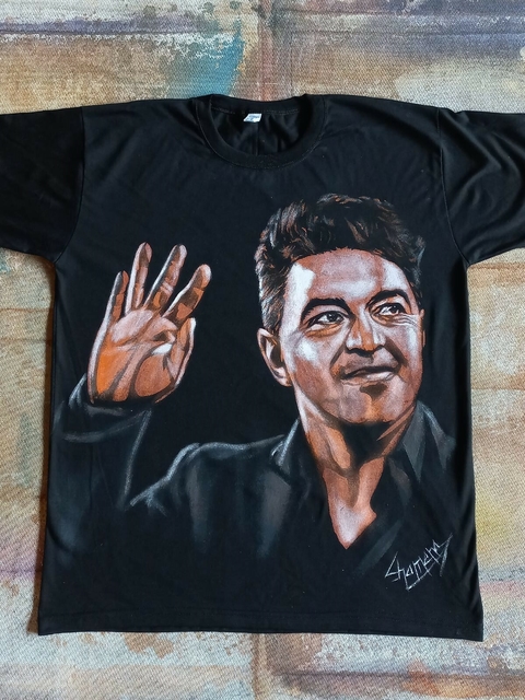 REMERA DE GALLARDO PINTADA A MANO 1