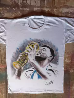 REMERA PINTADA A MANO DE MESSI 4