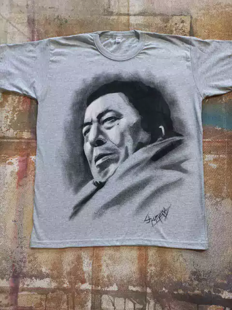 REMERA PINTADA A MANO DE ATAHUALPA YUPANQUI 1
