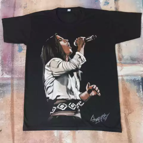 REMERA PINTADA A MANO DE LA SOLE PASTORUTTI