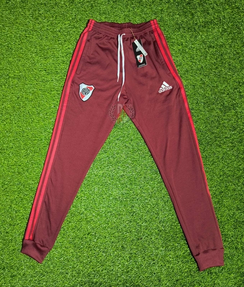 Pantalón bordo 2024