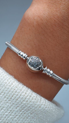 PULSERA CON CIERRE ESFERA CON ESTRELLA PAVÉ - comprar online