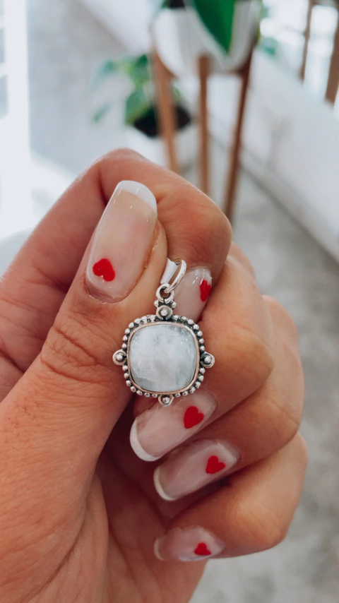 DIJE CUADRADO PIEDRA LUNA