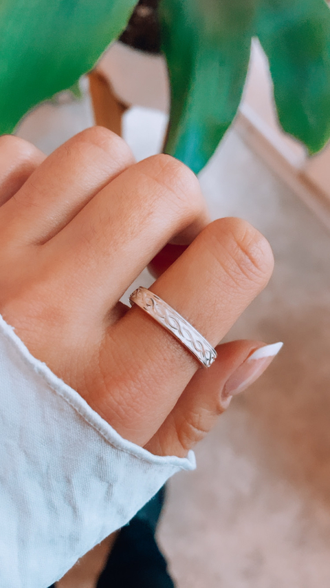 anillo cinta con infinito