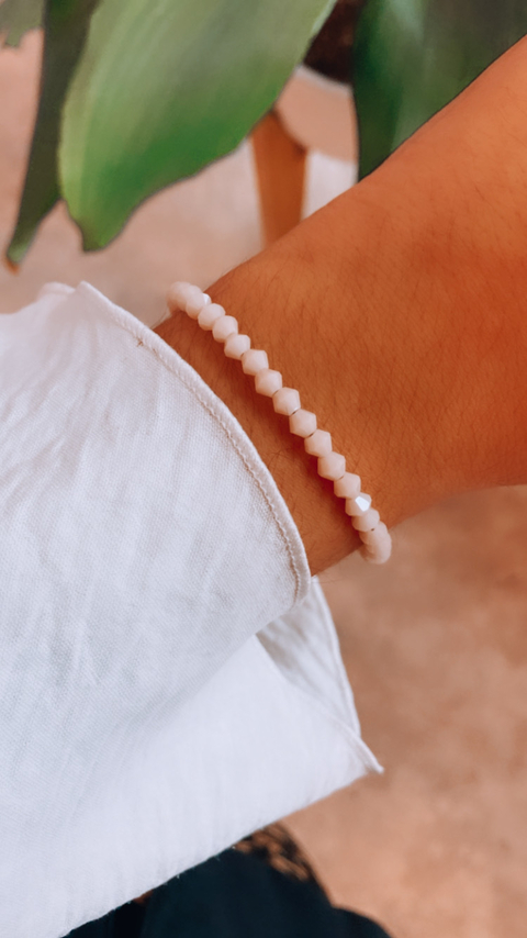 pulsera de cristales crema