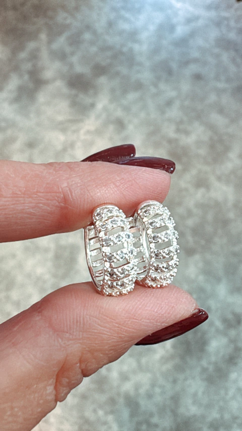 ARGOLLAS CALADAS CON PAVE - comprar online