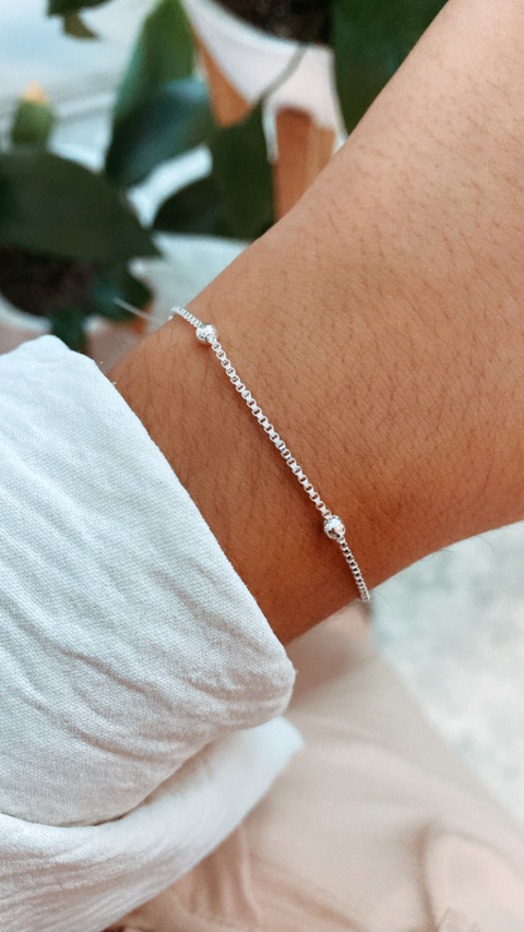 PULSERA CADENA VENE Y BOLITAS - comprar online