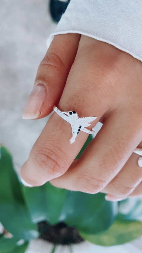 Anillo colibrí ojo negro