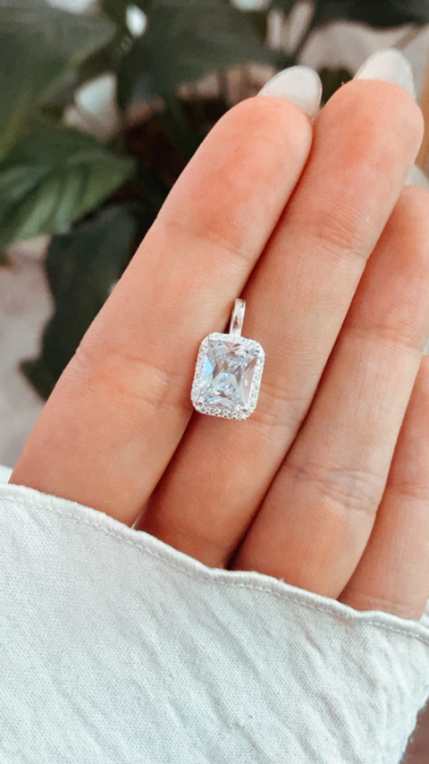 DIJE CUADRADO CON PAVÉ - comprar online