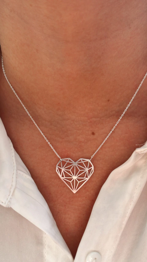 COLGANTE CORAZON CALADO