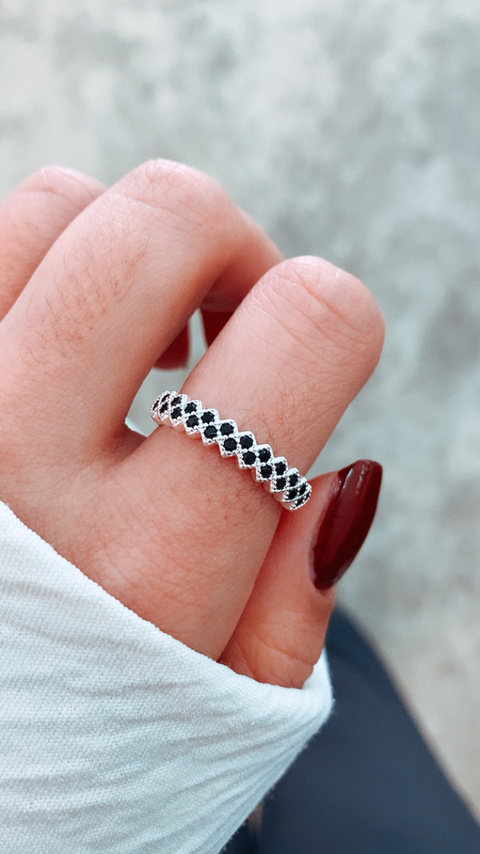 Anillo línea cubics negros - comprar online