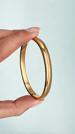 ESCLAVA LISA ANCHA en internet