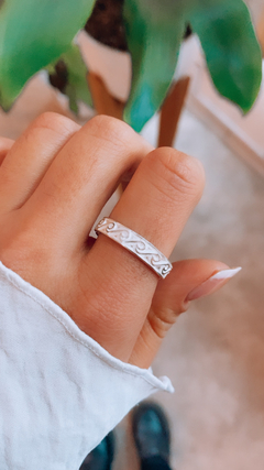 anillo cinta olas