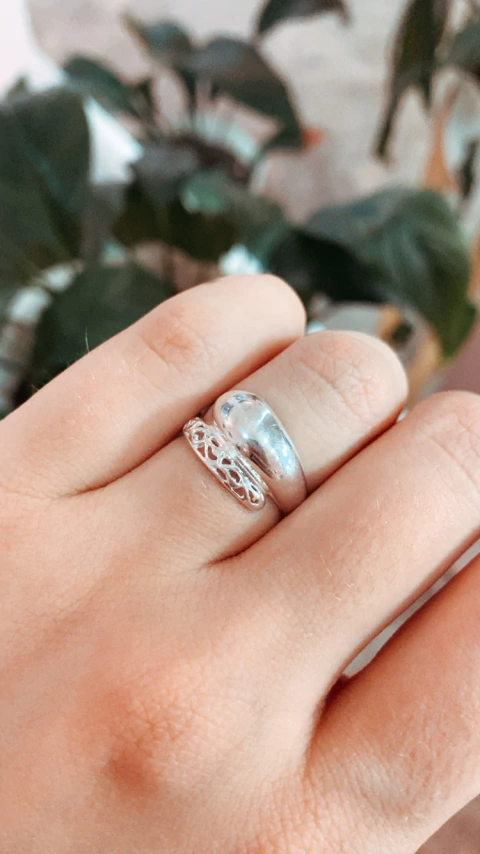 ANILLO ABRAZO CALADO Y LISO - comprar online