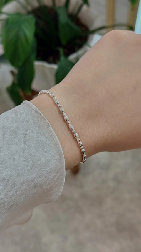 PULSERA ELASTIZADA SEMILLAS Y BOLITAS - comprar online