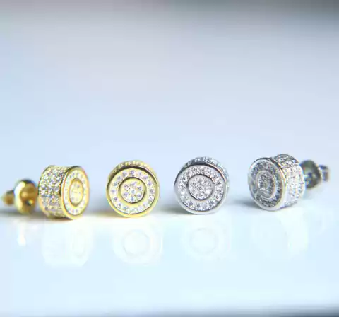 BRINCO REDONDO FRENTE E LATERAIS CRAVEJADOS