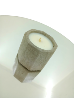 VELA AROMÁTICA CON CITRONELA - Somos de Madera