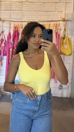 Body Taiane Amarelo Bebê na internet