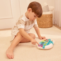 BUBA - TECLADO MUSICAL COM 8 CARTAS DE PARTITURAS na internet