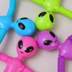 BONECO SENSORIAL ALIENÍGENA DIVERTIDO QUE ESTICA COM VENTOSA - ROSA - comprar online